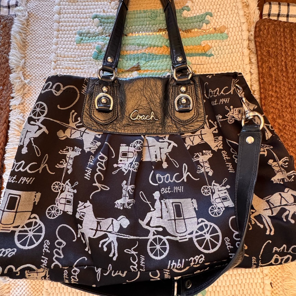 *SOLD* Coach Black Vintage Signature Shoulder Bag